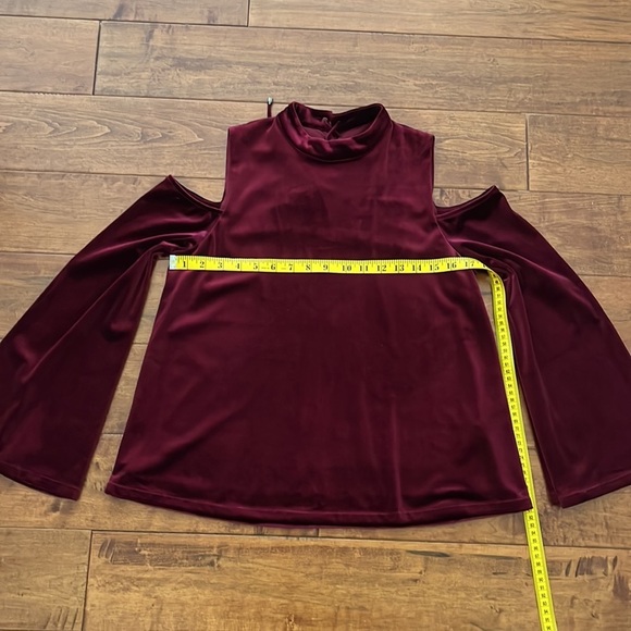Anthropologie Moon River Burgundy Velvet Cold Shoulder Size S - Picture 5 of 9
